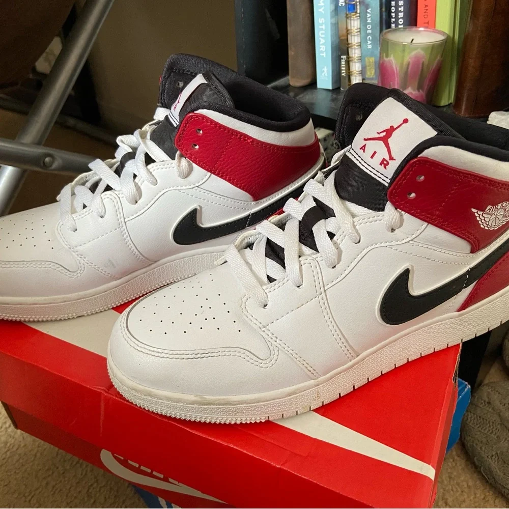 Air Jordan’s - Picture 4 of 4